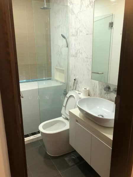 Suites @ Surrey, 6 Surrey Road, 2 Bedrooms, 893 sqft, Apartment For Rent, by Nuan Lin Teo, 500087763 - Bathroom - PropertyGuru.com.sg