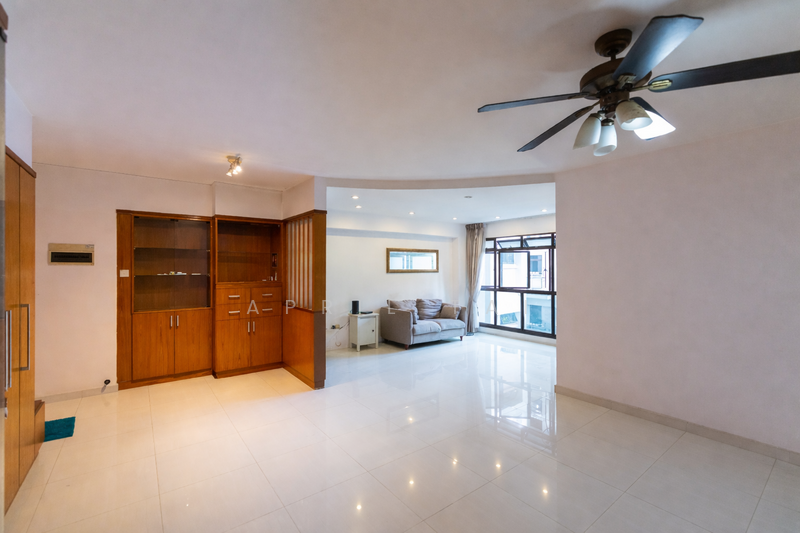 984B Buangkok Link HDB Flat For Sale at S$ 588,000 | PropertyGuru Singapore - Living Room