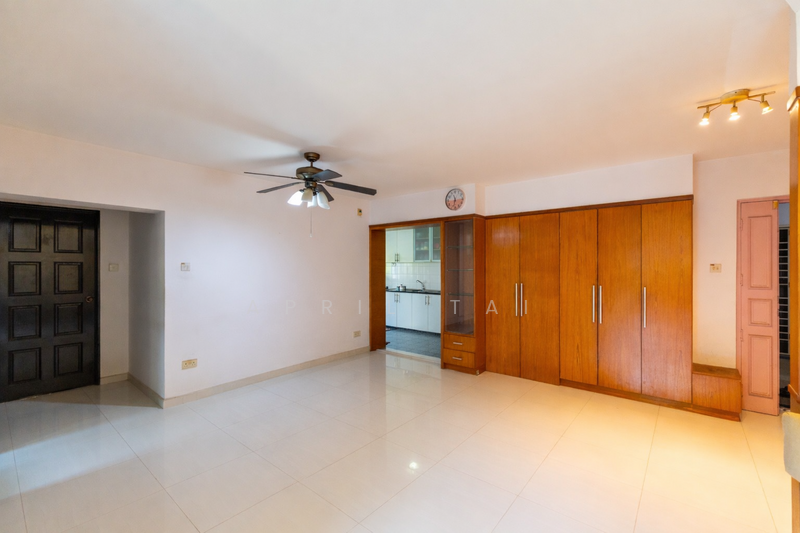 984B Buangkok Link HDB Flat For Sale at S$ 588,000 | PropertyGuru Singapore - Living Room