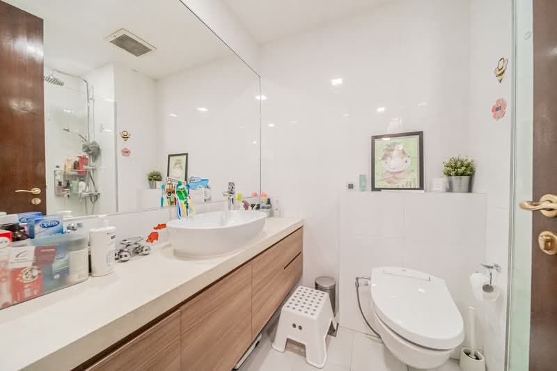 Maple Woods Condominium For Sale at S$ 3,577,000 | PropertyGuru Singapore - Bathroom