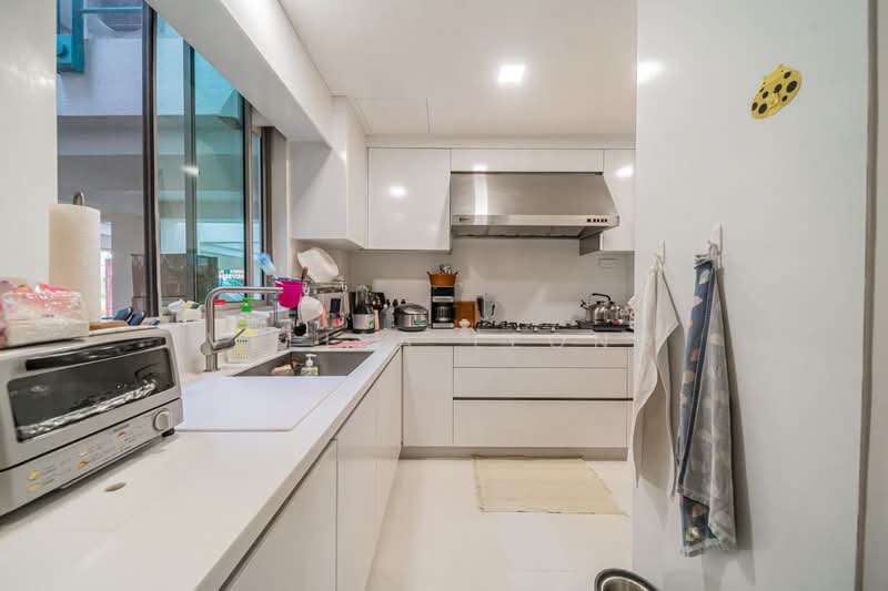 Maple Woods Condominium For Sale at S$ 3,577,000 | PropertyGuru Singapore - Kitchen