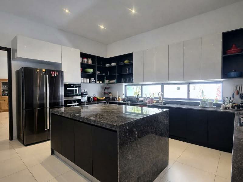 ⭐Frankel/Dunbar Estate✅FREEHOLD, 10years old Only✅Pristine Condition with Pool & Lift Semi-Detached House For Sale at S$ 10,280,000 | PropertyGuru Singapore - Kitchen