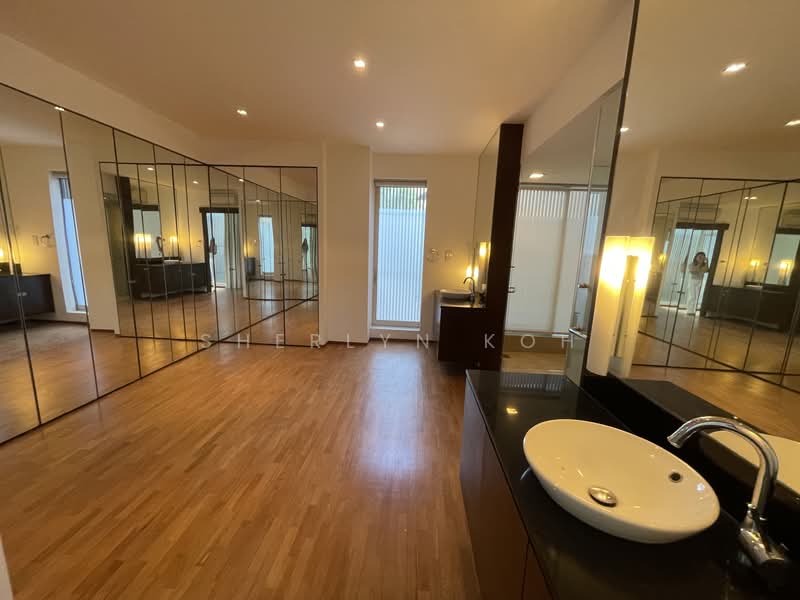 Bungalow with Pool at Duchess, Duchess Garden, 6 Bedrooms, 6,500 sqft, Bungalow House For Rent, by Sherlyn Koh, 500087803 - Bathroom - PropertyGuru.com.sg