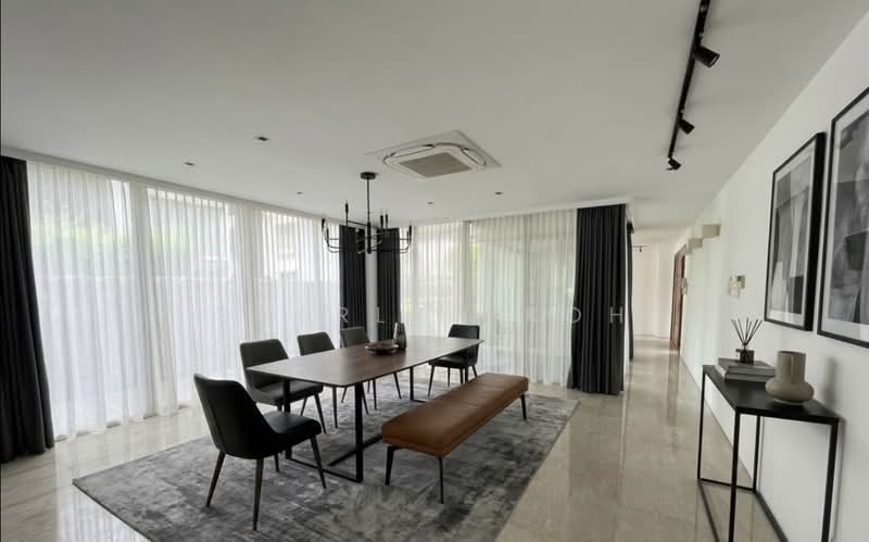 Bungalow with Pool at Duchess, Duchess Garden, 6 Bedrooms, 6,500 sqft, Bungalow House For Rent, by Sherlyn Koh, 500087803 - Dining Room - PropertyGuru.com.sg