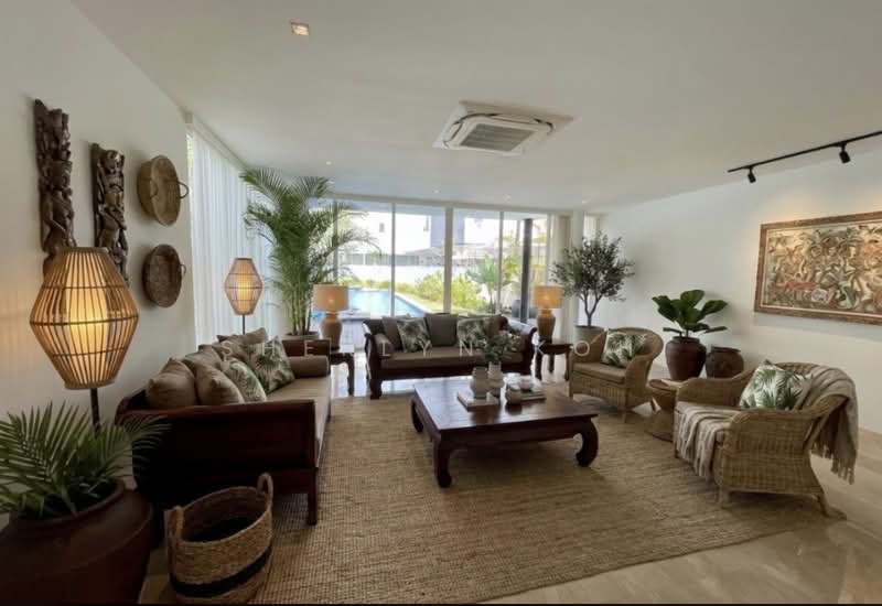 Bungalow with Pool at Duchess, Duchess Garden, 6 Bedrooms, 6,500 sqft, Bungalow House For Rent, by Sherlyn Koh, 500087803 - Living Room - PropertyGuru.com.sg