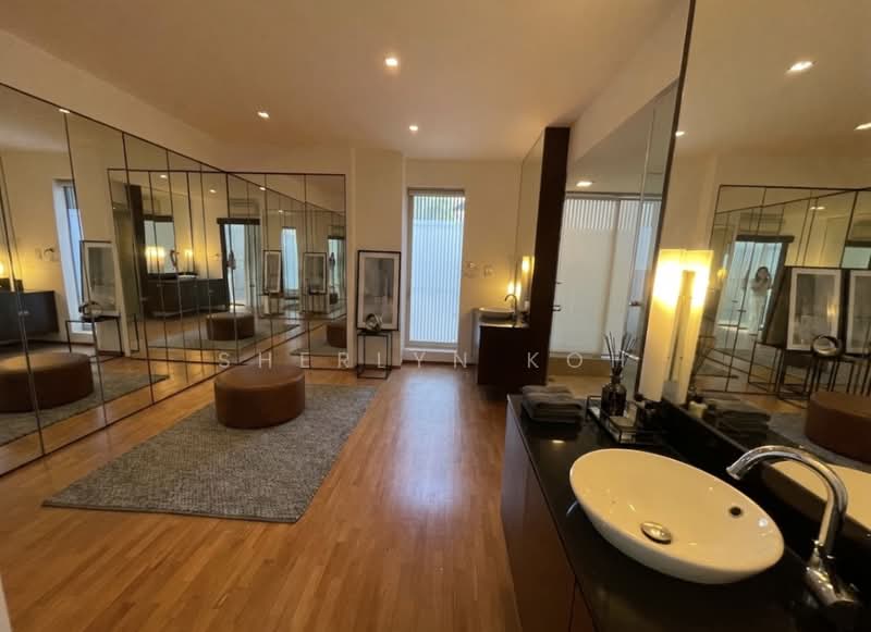 Bungalow with Pool at Duchess, Duchess Garden, 7 Bedrooms, 6,500 sqft, Bungalow House For Rent, by Sherlyn Koh, 500087803 - Bathroom - PropertyGuru.com.sg