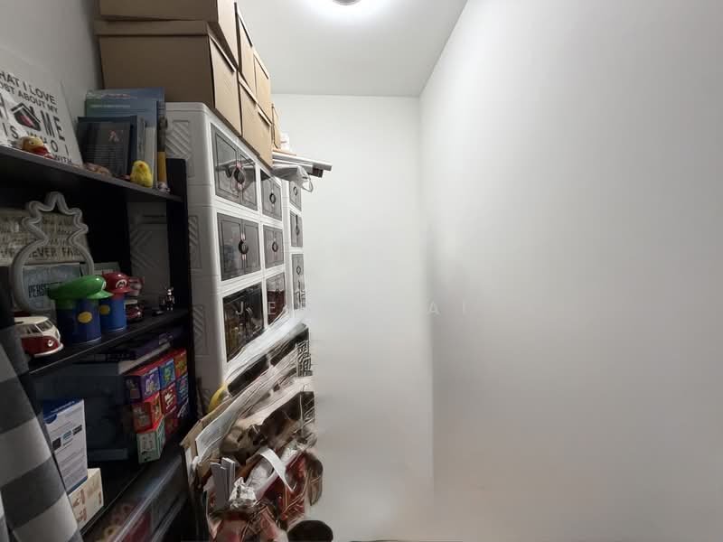 Seaside Residences Apartment For Sale at S$ 1,520,000 | PropertyGuru Singapore - Study Room