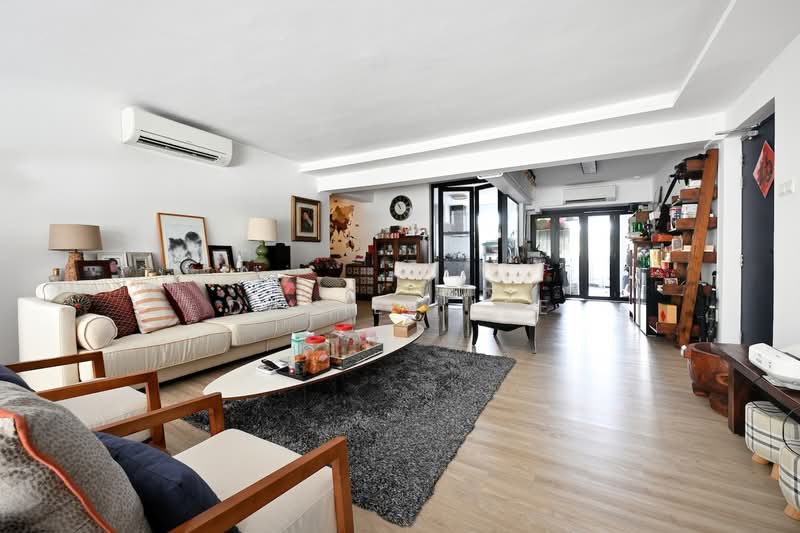 CHEAP 4 Bedder at Bt Timah, Farrer Rd, 1km to Nanyang Girls Primary Apartment For Sale at S$ 2,590,000 | PropertyGuru Singapore - Living Room