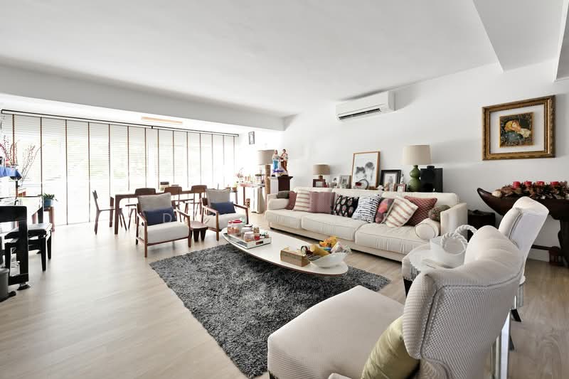 CHEAP 4 Bedder at Bt Timah, Farrer Rd, 1km to Nanyang Girls Primary Apartment For Sale at S$ 2,590,000 | PropertyGuru Singapore - Living Room