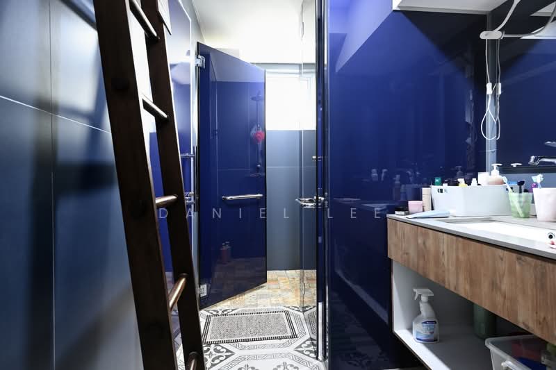 CHEAP 4 Bedder at Bt Timah, Farrer Rd, 1km to Nanyang Girls Primary Apartment For Sale at S$ 2,590,000 | PropertyGuru Singapore - Bathroom