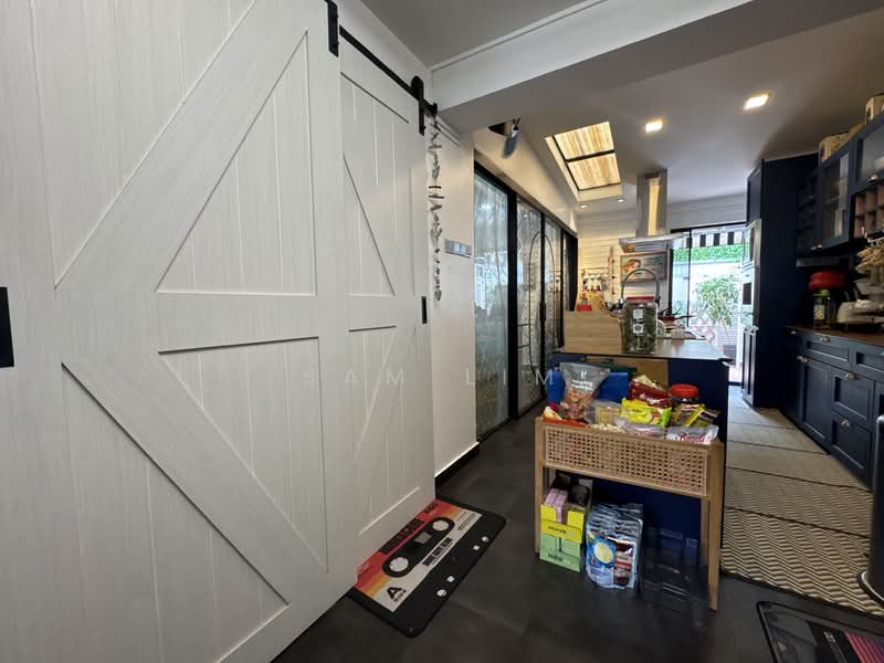 62 Jalan Ma'mor HDB Flat For Sale at S$ 1,300,000 | PropertyGuru Singapore - Kitchen