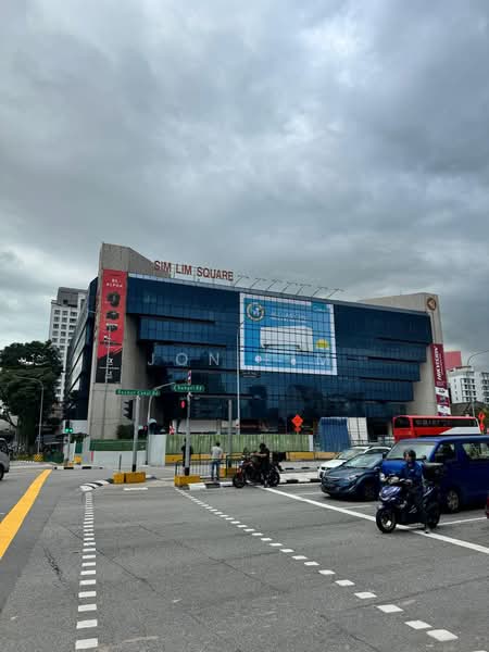 Sim Lim Square, 1 Rochor Canal Road, Beach Road / Bugis / Rochor, 550 sqft, Food & Beverage For Rent, by Jon Lim, 500087822 - CommercialGuru.com.sg
