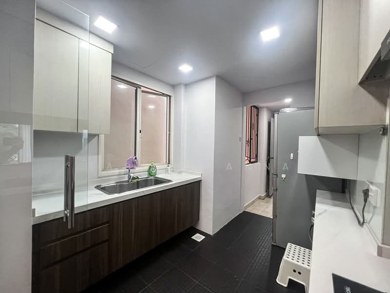 Seletar Springs Condominium, 110 Gerald Drive, 3 Bedrooms, 1,561 sqft, Condominium For Rent, by Tabitha Anna, 500087824 - Kitchen - PropertyGuru.com.sg