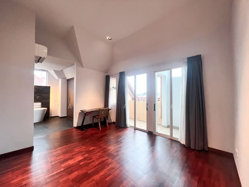 Seletar Springs Condominium, 110 Gerald Drive, 3 Bedrooms, 1,561 sqft, Condominium For Rent, by Tabitha Anna, 500087824 - Bathroom - PropertyGuru.com.sg