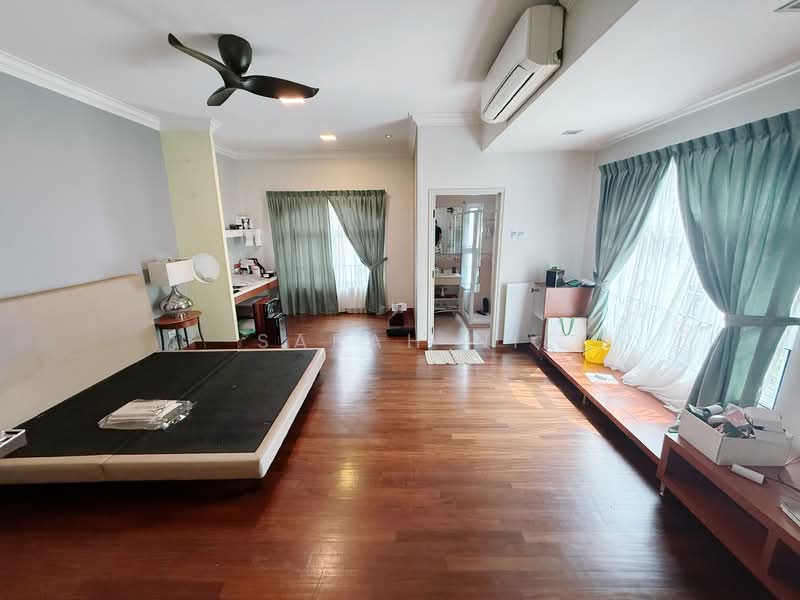 3-story Semi-D with 6 bedrooms on Saraca Road for sale Semi-Detached House For Sale at S$ 5,000,000 | PropertyGuru Singapore - Bedroom on level 3