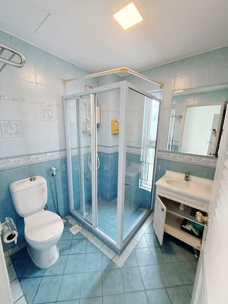 3-story Semi-D with 6 bedrooms on Saraca Road for sale Semi-Detached House For Sale at S$ 5,000,000 | PropertyGuru Singapore - Bathroom