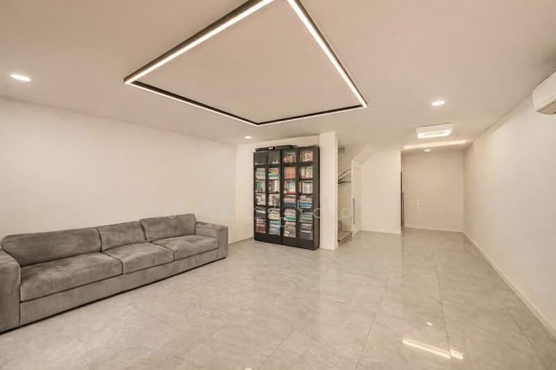 Beautifully Renovated, Freehold, Cheap in Serangoon 2 Storey interterrace, , 4 Bedrooms, 2,360 sqft, Terraced House For Sale, by Chris Ooi, 500087832 - Living Room - PropertyGuru.com.sg