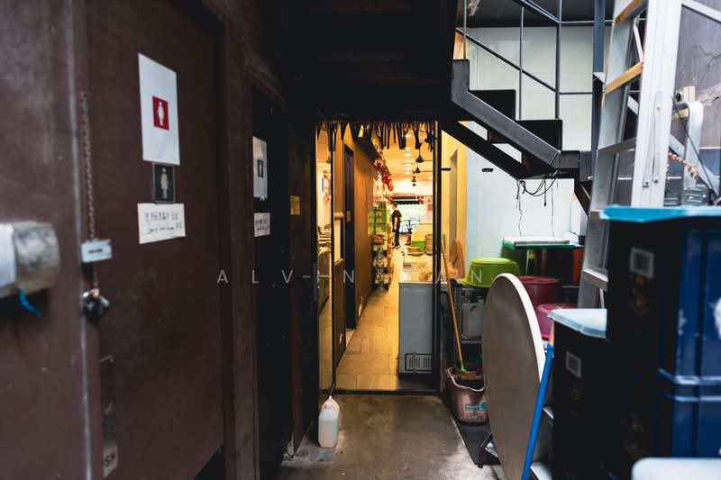 ❤️ Super CHEAP! Main Road Shophouse Near MRT AEI, North Canal Road / Clark Quay / Hongkong Street / South Bridge Road, Boat Quay / Raffles Place / Marina, 1,838 sqft, Shop / Shophouse For Sale, by Alvin Tan, 500087839 - Corridor - CommercialGuru.com.sg