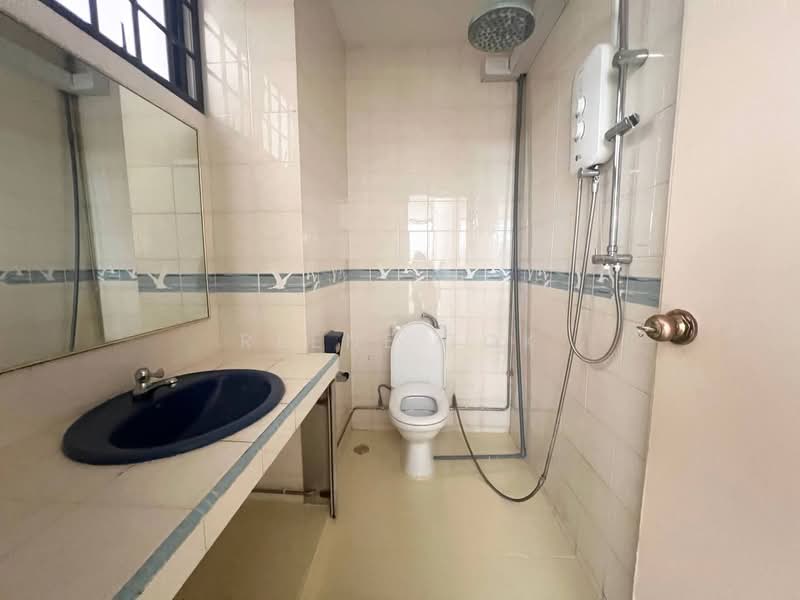 platina Semi-Detached House For Sale at S$ 4,990,000 | PropertyGuru Singapore - Bathroom
