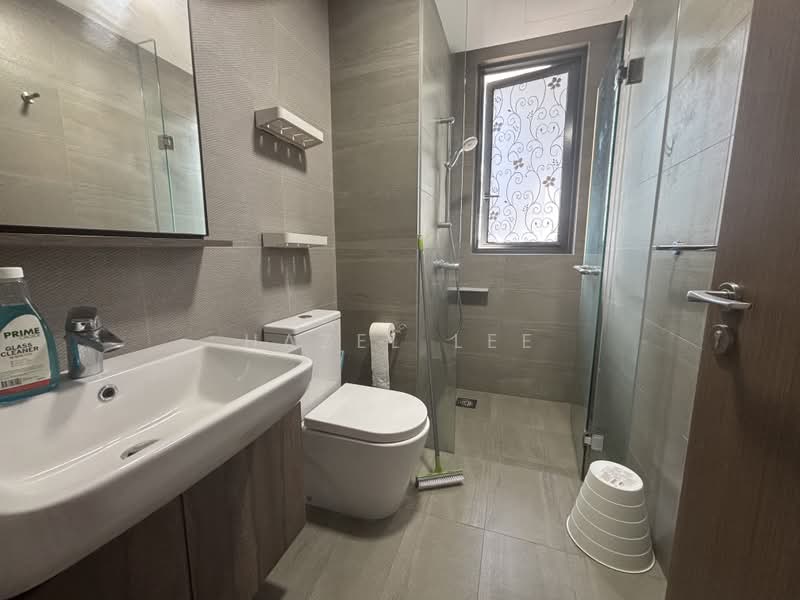 Piermont Grand, 26 Sumang Walk, Room Rental, 150 sqft, Executive Condominium For Rent, by Hazel Lee, 500087846 - Bathroom - PropertyGuru.com.sg