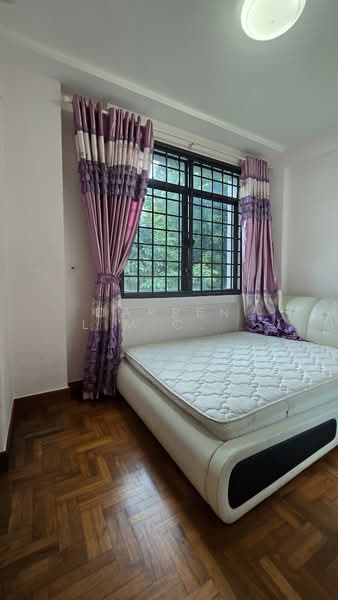 Parc Oasis Condominium For Sale at S$ 1,400,000 | PropertyGuru Singapore - Bedroom