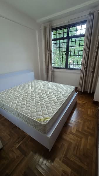 Parc Oasis Condominium For Sale at S$ 1,400,000 | PropertyGuru Singapore - Bedroom