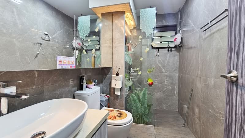 434B Fernvale Road HDB Flat For Sale at S$ 695,000 | PropertyGuru Singapore - Bathroom