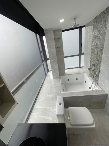 Angullia Park Residences @ Orchard Apartment For Sale at S$ 3,550,000 | PropertyGuru Singapore - Bathroom