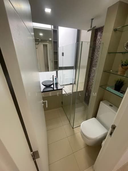 Angullia Park Residences @ Orchard Apartment For Sale at S$ 3,550,000 | PropertyGuru Singapore - Bathroom