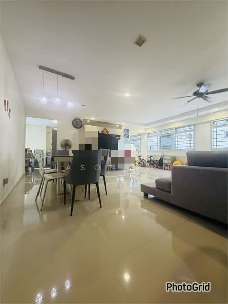 185 Pasir Ris Street 11 HDB Flat For Sale at S$ 770,000 | PropertyGuru Singapore - Living Room