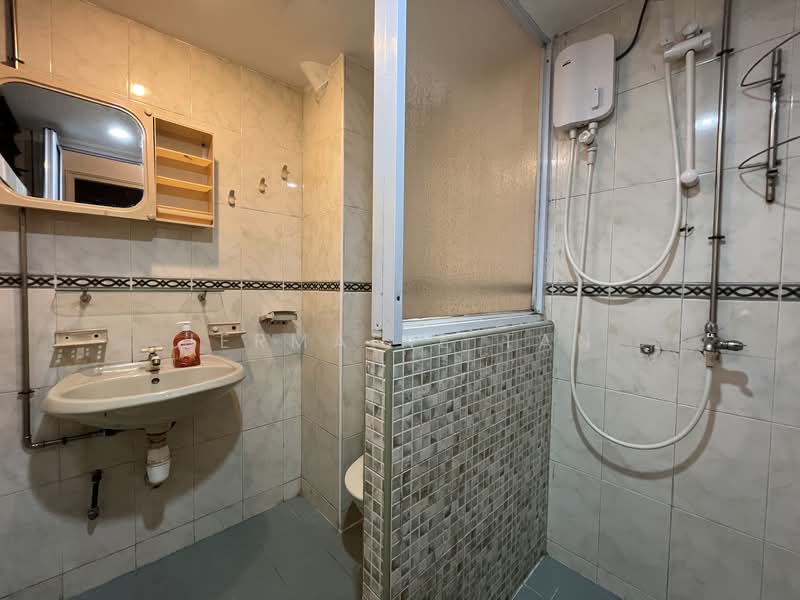 Ivory Heights, Jurong East Street 13, Room Rental, 100 sqft, Condominium For Rent, by Jermaine Tan, 500087876 - Bathroom - PropertyGuru.com.sg