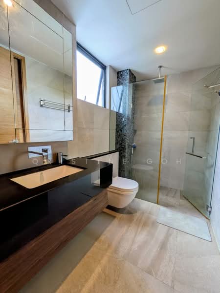 Meng Suan Road, , 6 Bedrooms, 3,950 sqft, Terraced House For Rent, by Qristine Goh, 500087877 - Bathroom - PropertyGuru.com.sg