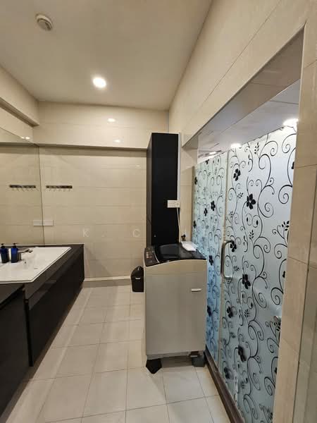 JJH Serviced Apartments, 2A-4B Wolskel Road, Studio, 338 sqft, Condominium For Rent, by K. C. Lee, 500087878 - Kitchenette & Washer - PropertyGuru.com.sg