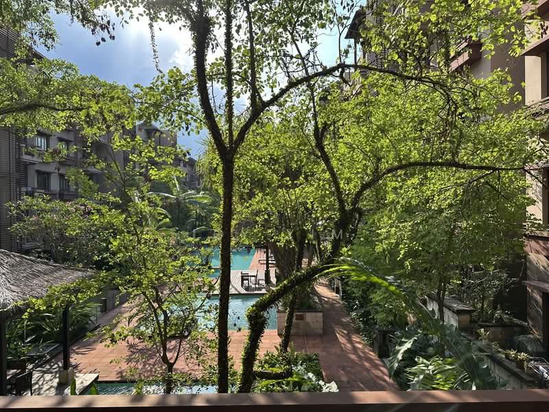 The Cornwall Condominium For Sale at S$ 1,600,000 | PropertyGuru Singapore - Balcony / Living view 