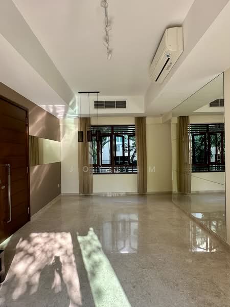 The Cornwall Condominium For Sale at S$ 1,600,000 | PropertyGuru Singapore - Dining ( or perhaps study area ) 