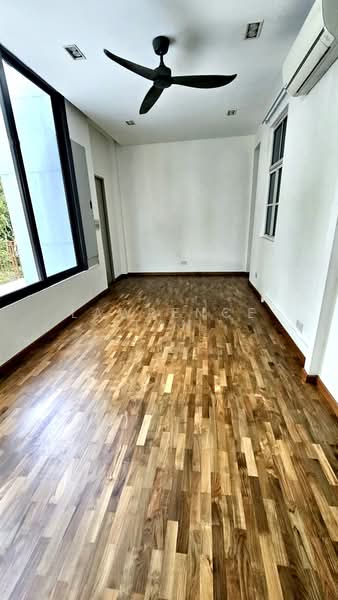 Swiss View Terraced House For Sale at S$ 5,600,000 | PropertyGuru Singapore - Interior