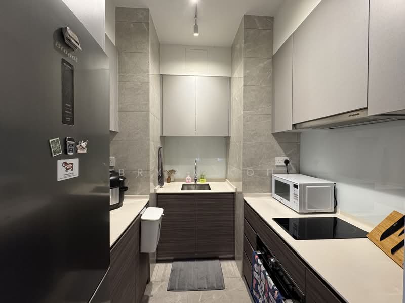 Stirling Residences Condominium For Sale at S$ 1,575,000 | PropertyGuru Singapore - Kitchen