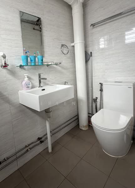 249 Bishan Street 22 HDB Flat For Sale at S$ 830,000 | PropertyGuru Singapore - Bathroom