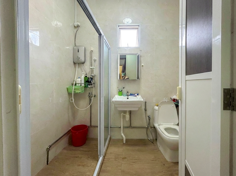 Reno 2 Sty Storey Terrace @ Opera Estate, Siglap Rd Terraced House For Sale at S$ 4,780,000 | PropertyGuru Singapore - Bathroom