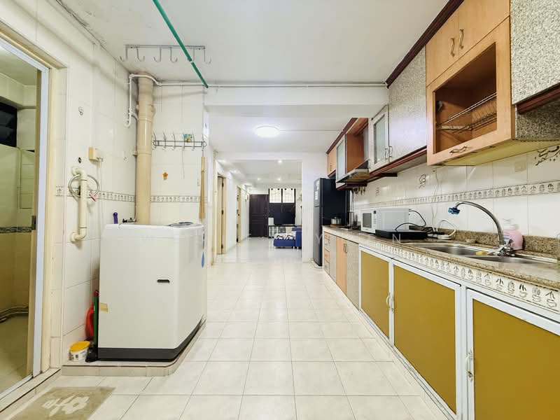 154 Mei Ling Street HDB Flat For Sale at S$ 429,000 | PropertyGuru Singapore - Kitchen