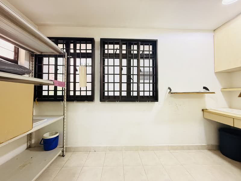 154 Mei Ling Street HDB Flat For Sale at S$ 429,000 | PropertyGuru Singapore - Utility room