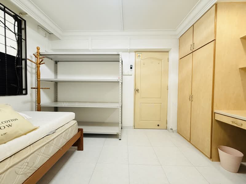 154 Mei Ling Street HDB Flat For Sale at S$ 429,000 | PropertyGuru Singapore - Bedroom