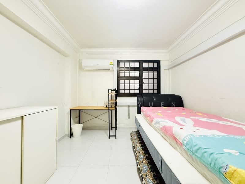 154 Mei Ling Street HDB Flat For Sale at S$ 429,000 | PropertyGuru Singapore - Bedroom