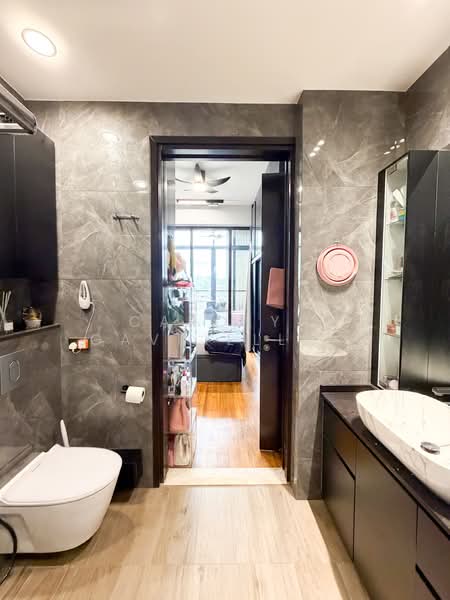 The Siena Apartment For Sale at S$ 2,200,000 | PropertyGuru Singapore - Bathroom