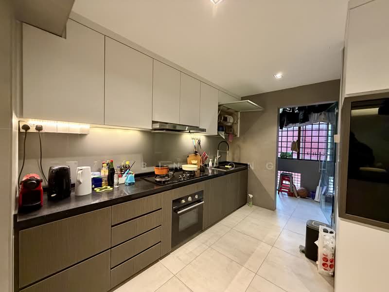 138 Pasir Ris Street 11 HDB Flat For Sale at S$ 698,000 | PropertyGuru Singapore - Kitchen