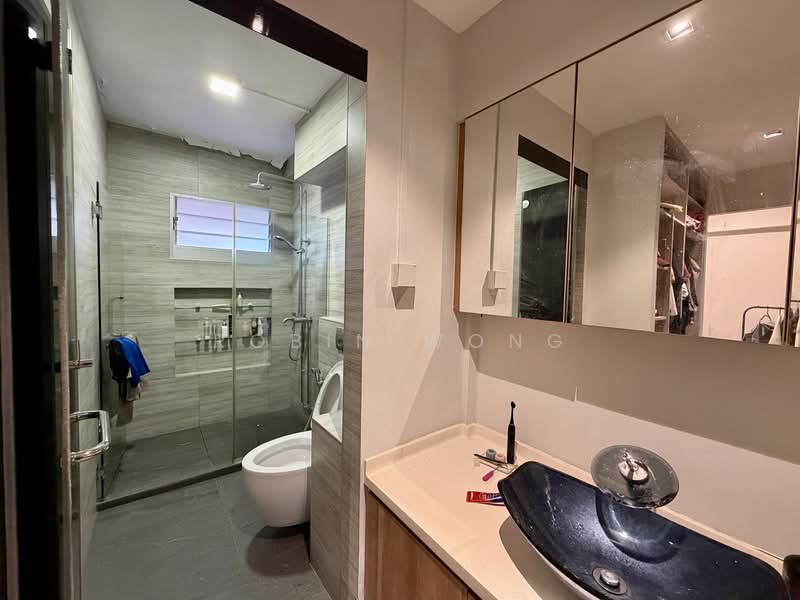138 Pasir Ris Street 11 HDB Flat For Sale at S$ 698,000 | PropertyGuru Singapore - Bathroom