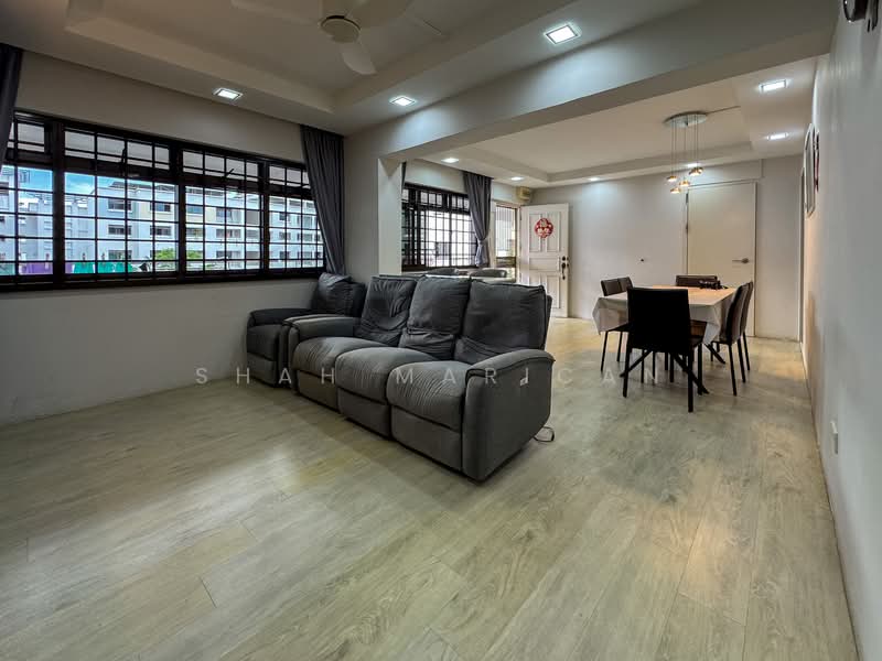 634 Woodlands Ring Road HDB Flat For Sale at S$ 620,000 | PropertyGuru Singapore - Living Room