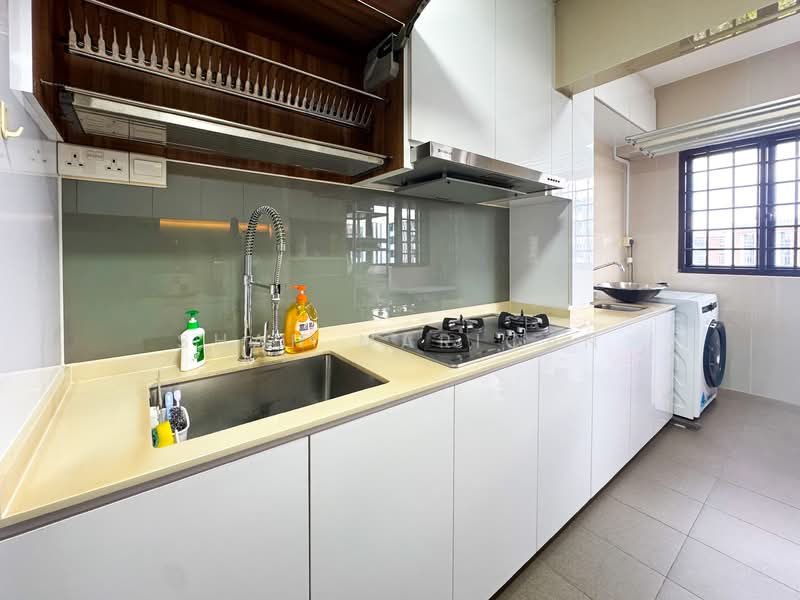 634 Woodlands Ring Road HDB Flat For Sale at S$ 620,000 | PropertyGuru Singapore - Kitchen