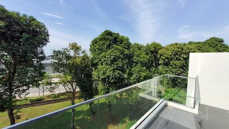 The Harbour Residences Corner Terrace For Sale at S$ 7,700,000 | PropertyGuru Singapore - Balcony
