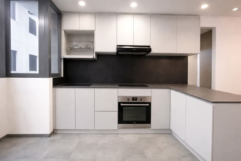 Riversails Condominium For Sale at S$ 1,358,000 | PropertyGuru Singapore - Kitchen